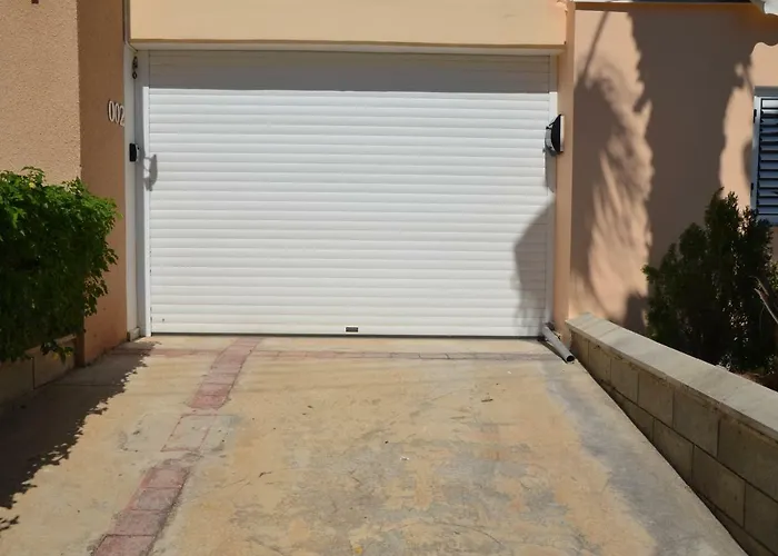 Prázdninový dům Pafia Sunbeach Townhouse