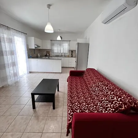 別荘 Pafia Sunbeach Townhouse パ フォス