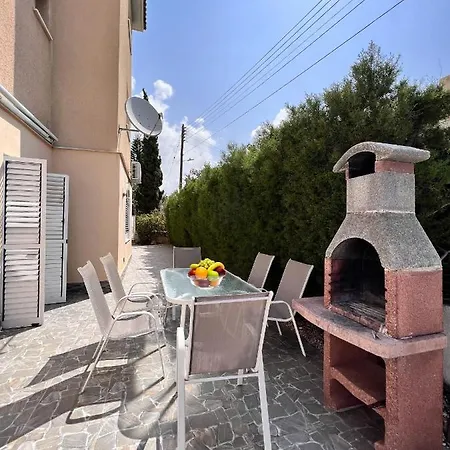 Prázdninový dům Pafia Sunbeach Townhouse *