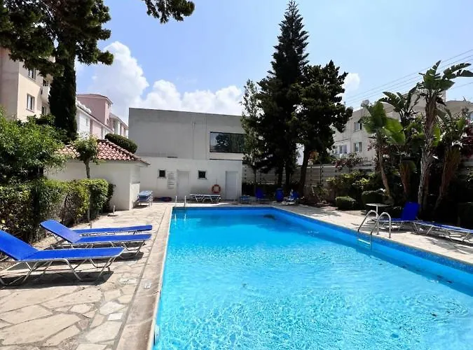 Semesterbostad Pafia Sunbeach Townhouse