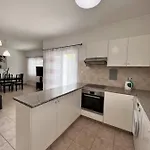 Pafia Sunbeach Townhouse *