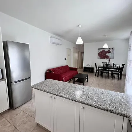 Pafia Sunbeach Townhouse * بافوس